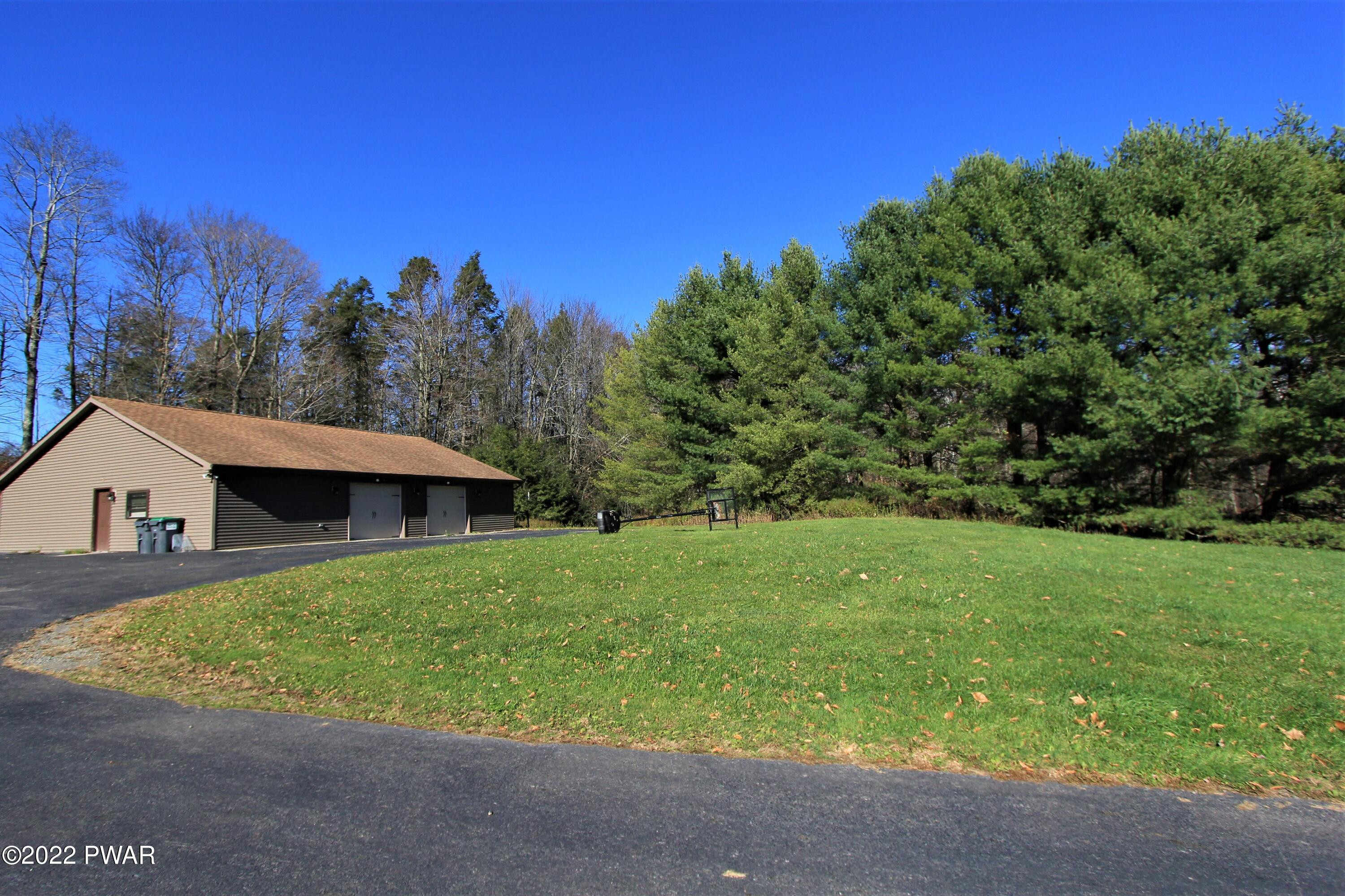 811 Spring Hill Road Sterling, PA 18463 - Photo 5 of 39