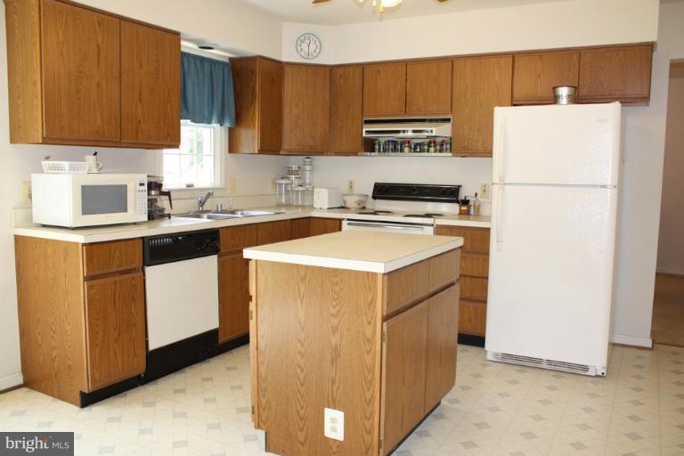 2755 Pinecrest Drive Riva, MD 21140 - Photo 14 of 22 Kitchen