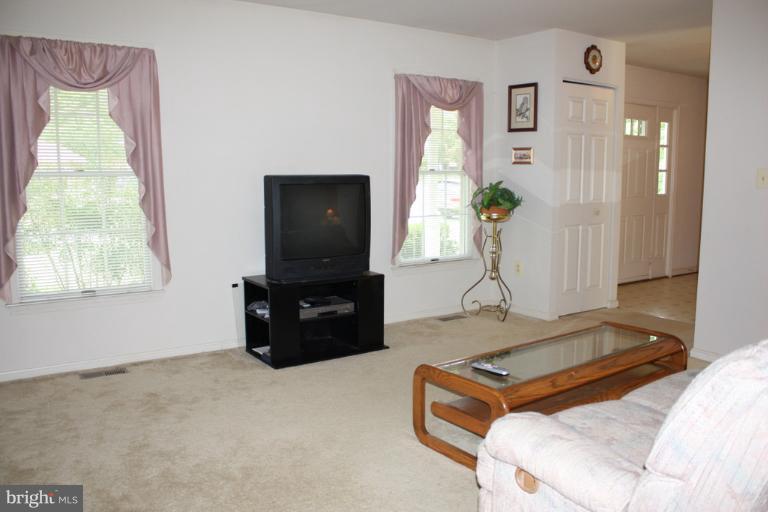 2755 Pinecrest Drive Riva, MD 21140 - Photo 17 of 22 Family Room
