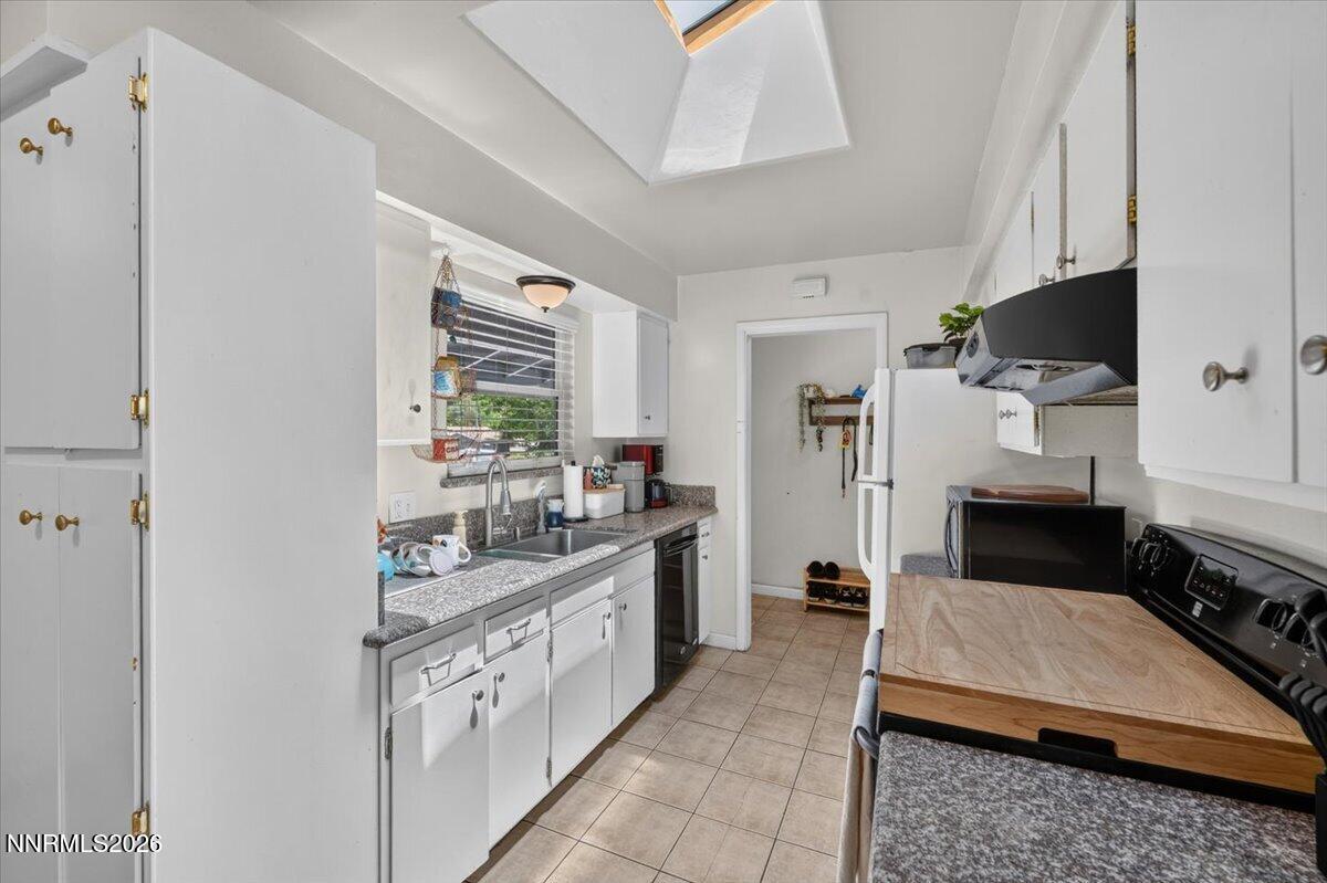 1090 Kings Row Reno, NV 89503 - Photo 14 of 34 14-DSC_4251