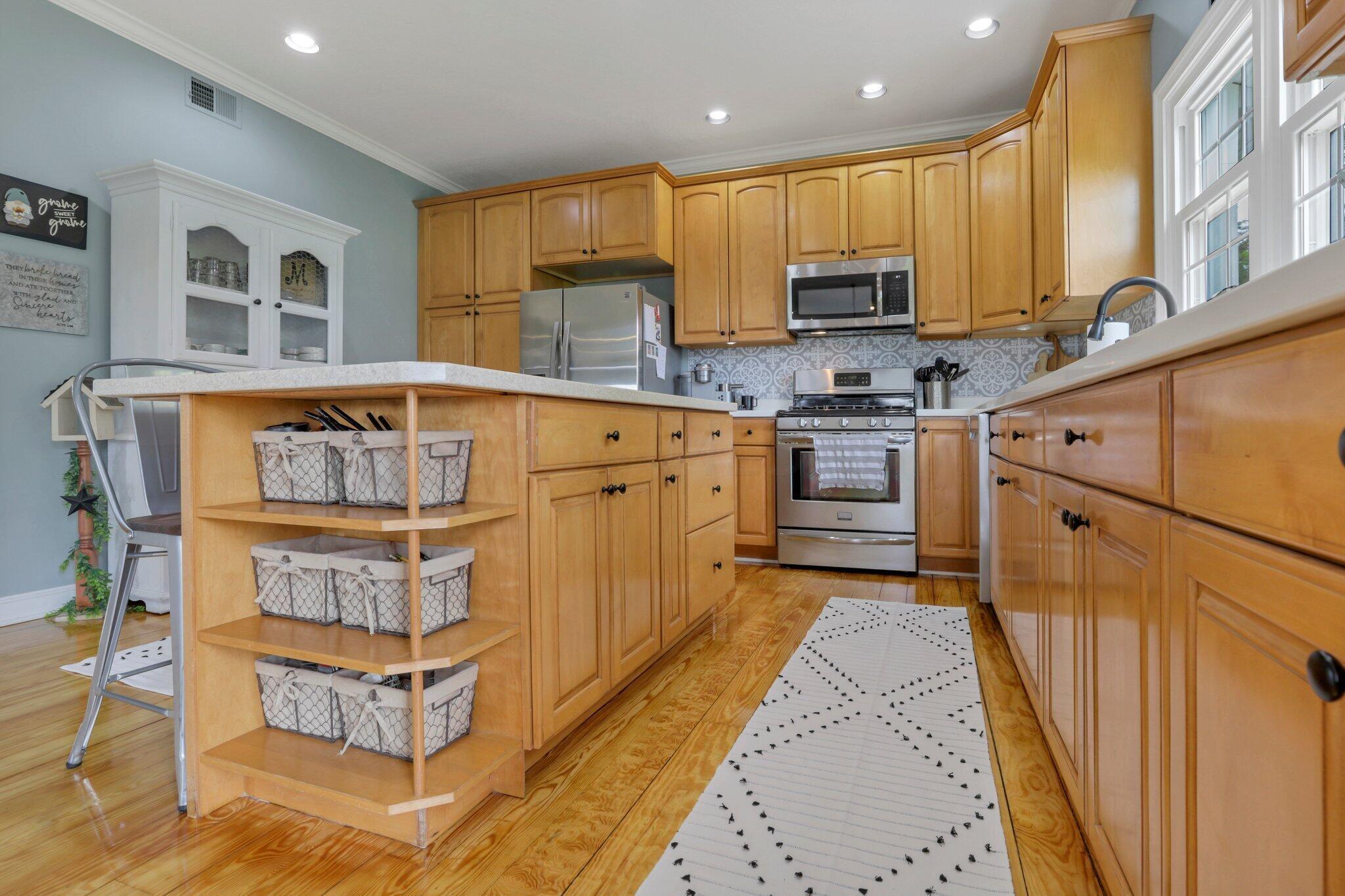 3715 York Road Southwest Pataskala, OH 43062 - Photo 15 of 81 Kitchen