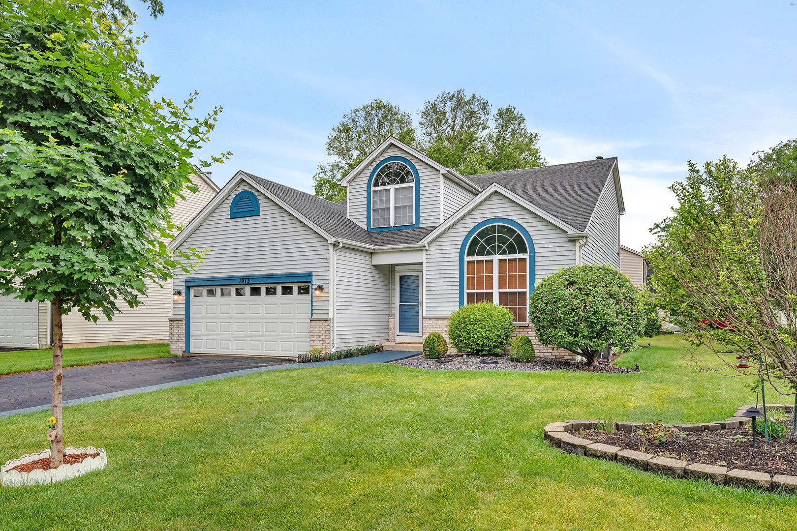 1915 Somerset Court Romeoville, IL 60446 - Photo 1 of 32