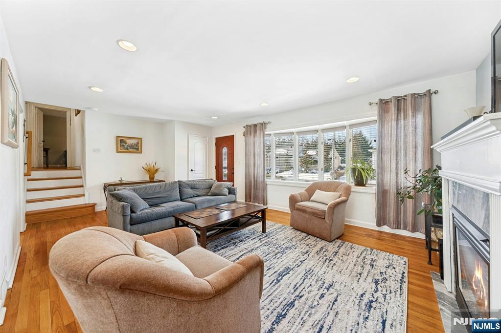 15 Pleasant Street Dumont, NJ 07628 - Photo 4 of 17