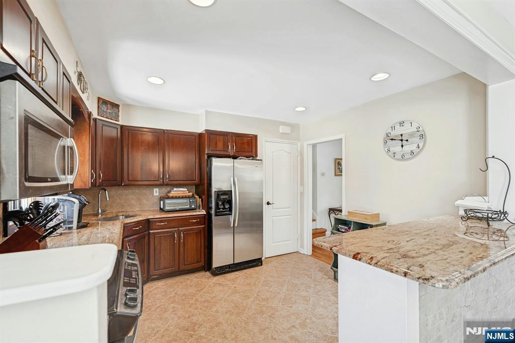 15 Pleasant Street Dumont, NJ 07628 - Photo 7 of 17