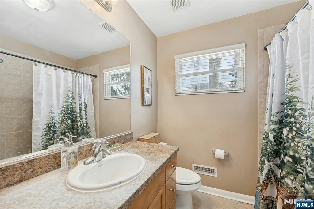 15 Pleasant Street Dumont, NJ 07628 - Photo 10 of 17