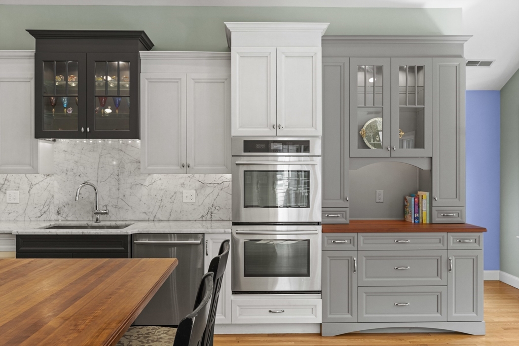 43 Emerson Road Winchester, MA 01890 - Photo 8 of 42 Gallery Image 8