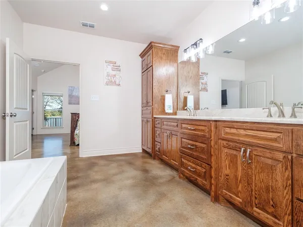 $1,389,000 | 10251 Cliff Drive, Brownwood, TX 76801
