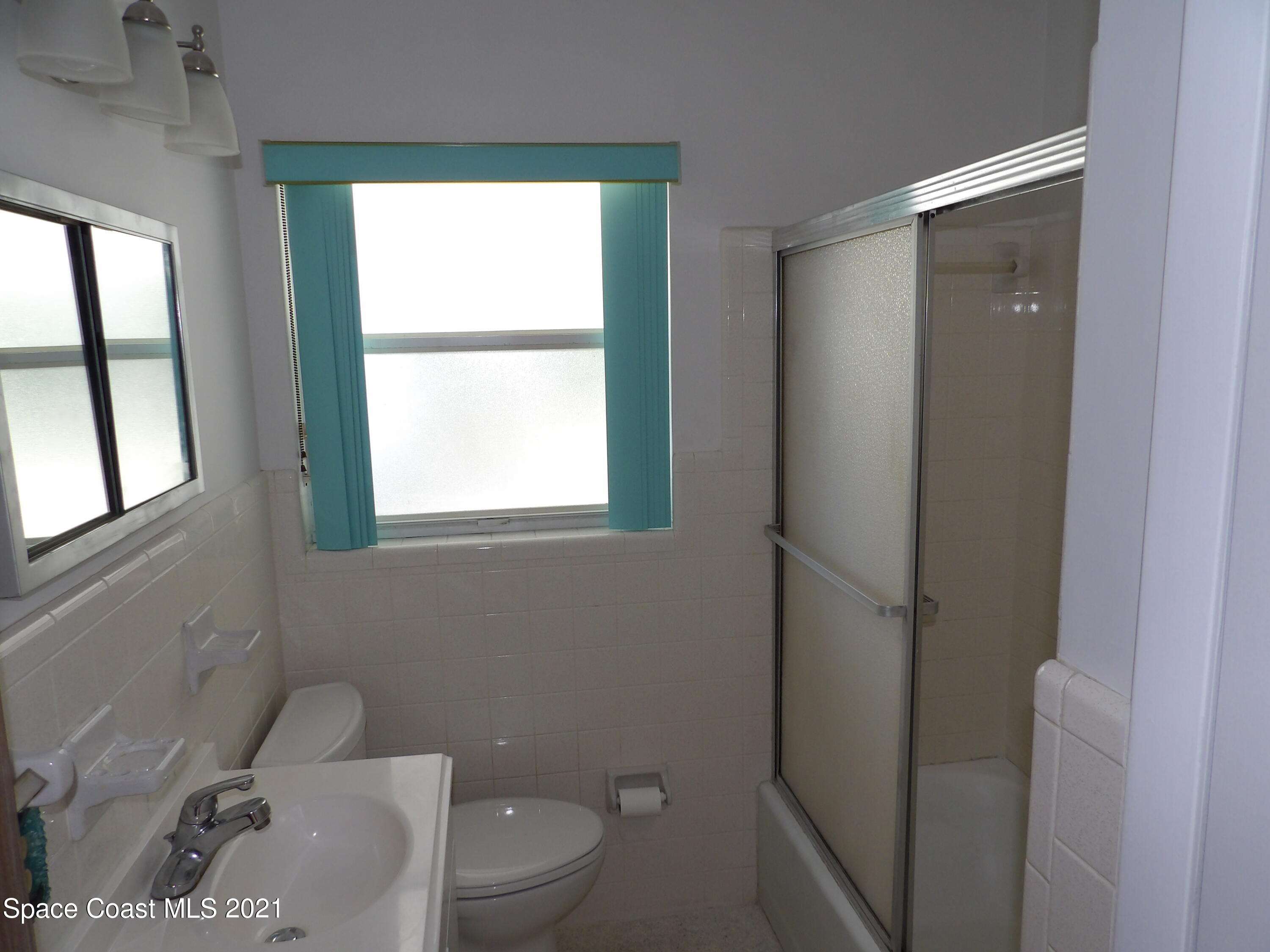 2826 Kosuth Road Northeast Palm Bay, FL 32905 - Photo 51 of 128 105_0050