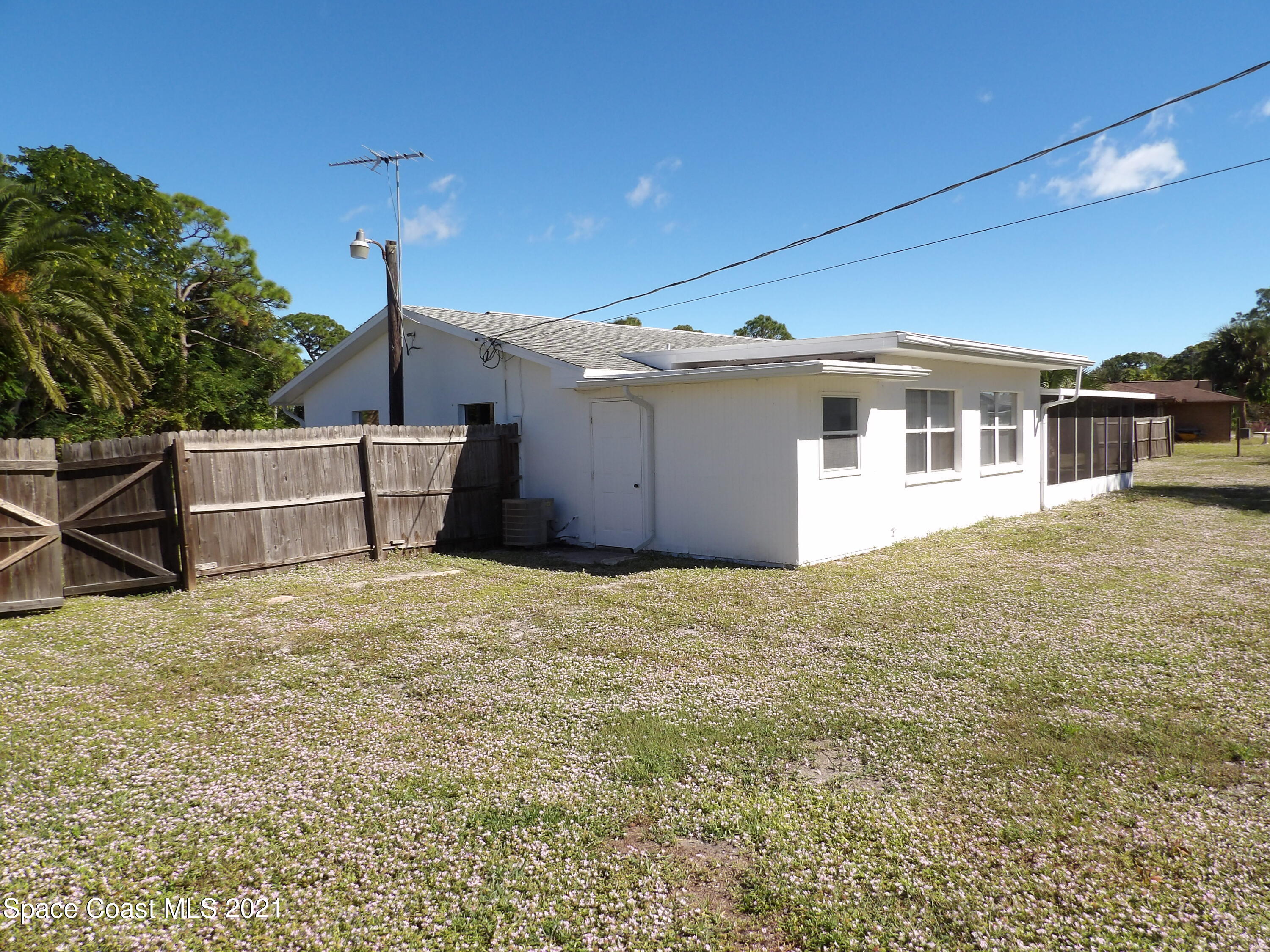 2826 Kosuth Road Northeast Palm Bay, FL 32905 - Photo 89 of 128 105_0088