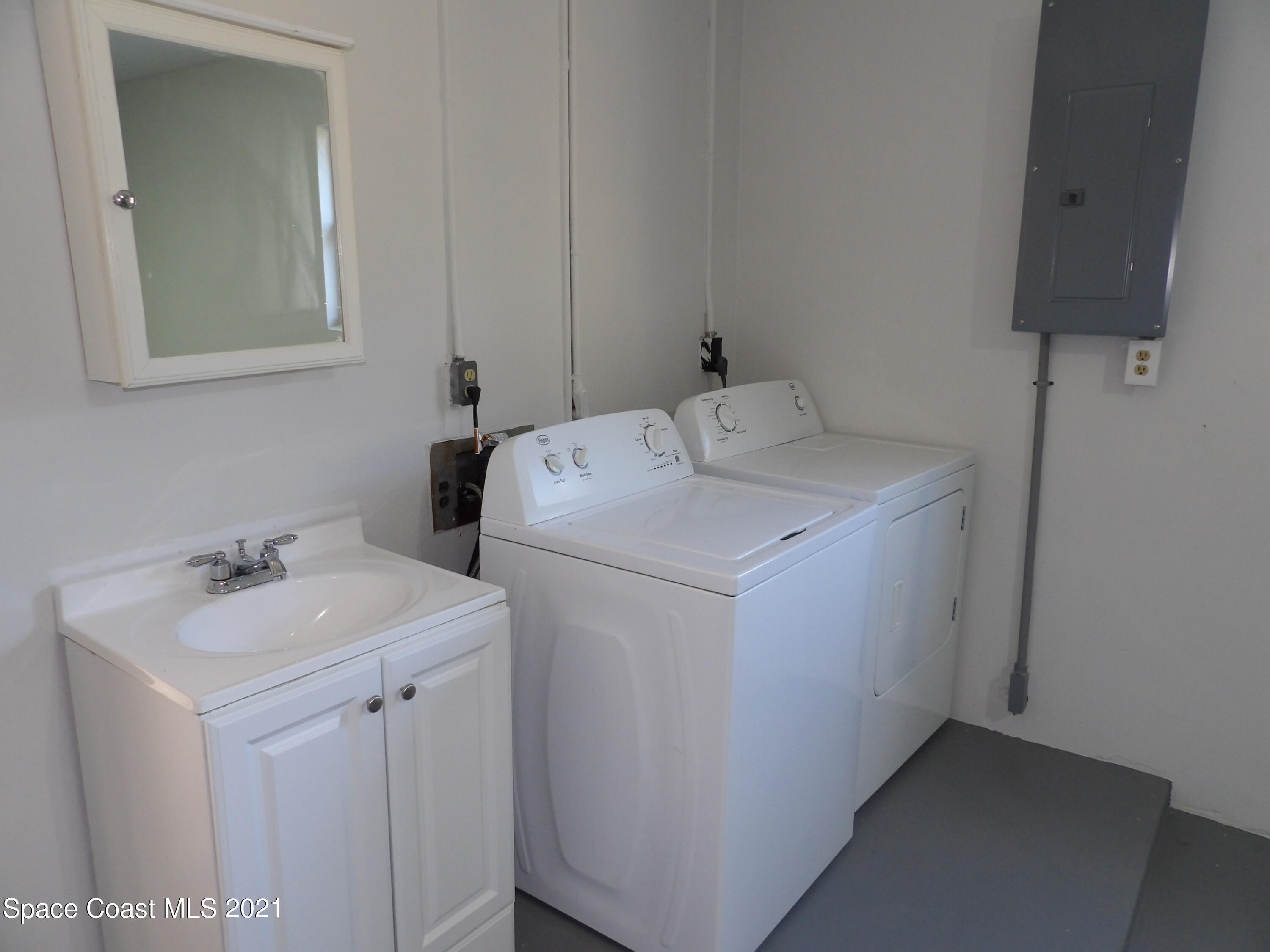 2826 Kosuth Road Northeast Palm Bay, FL 32905 - Photo 98 of 128 105_0097