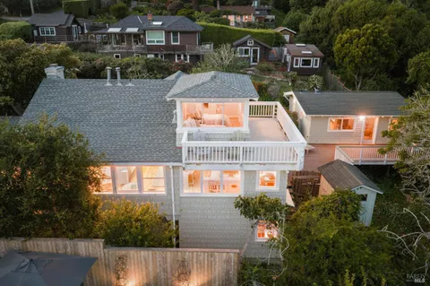 $3,680,000 | 40 Laurel Avenue, Stinson Beach, CA 94970