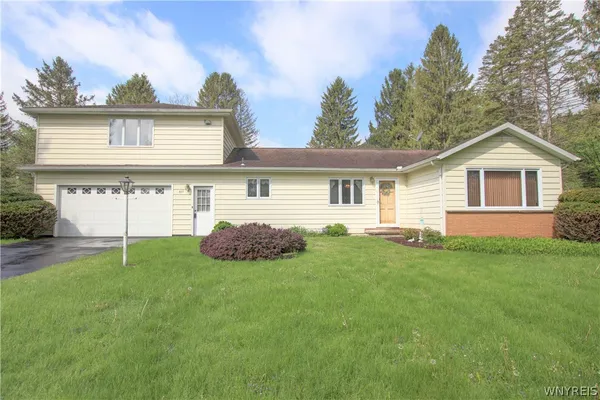$330,000 | 500 Ostrander Road, Elma, NY 14052