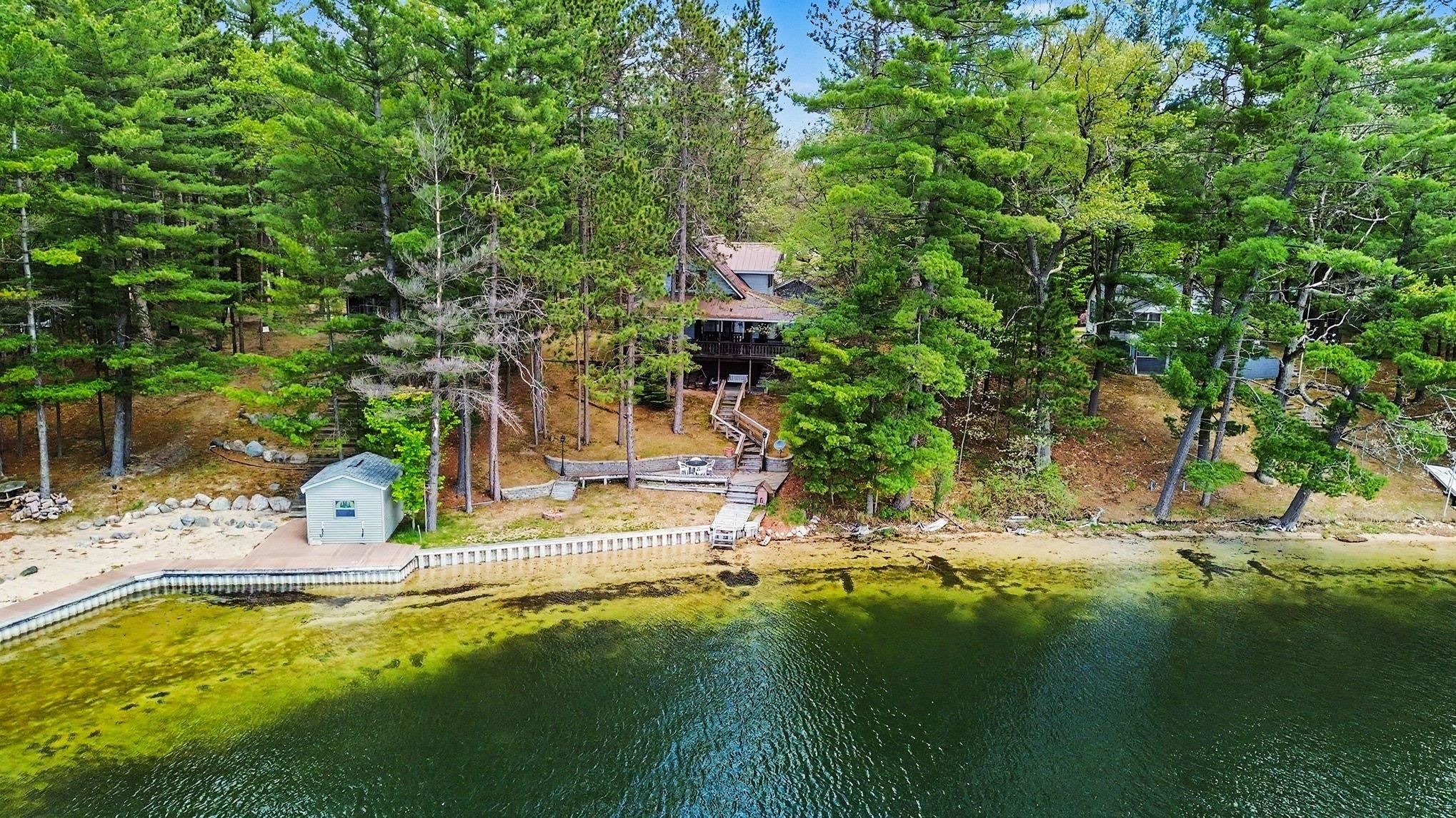 1040 Forest Road Harrison, MI 48625 - Photo 3 of 34
