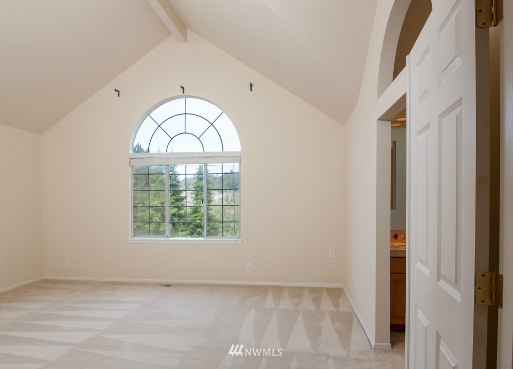 10201 Northeast 151st Street Bothell, WA 98011 - Photo 11 of 23 Gallery Image 11
