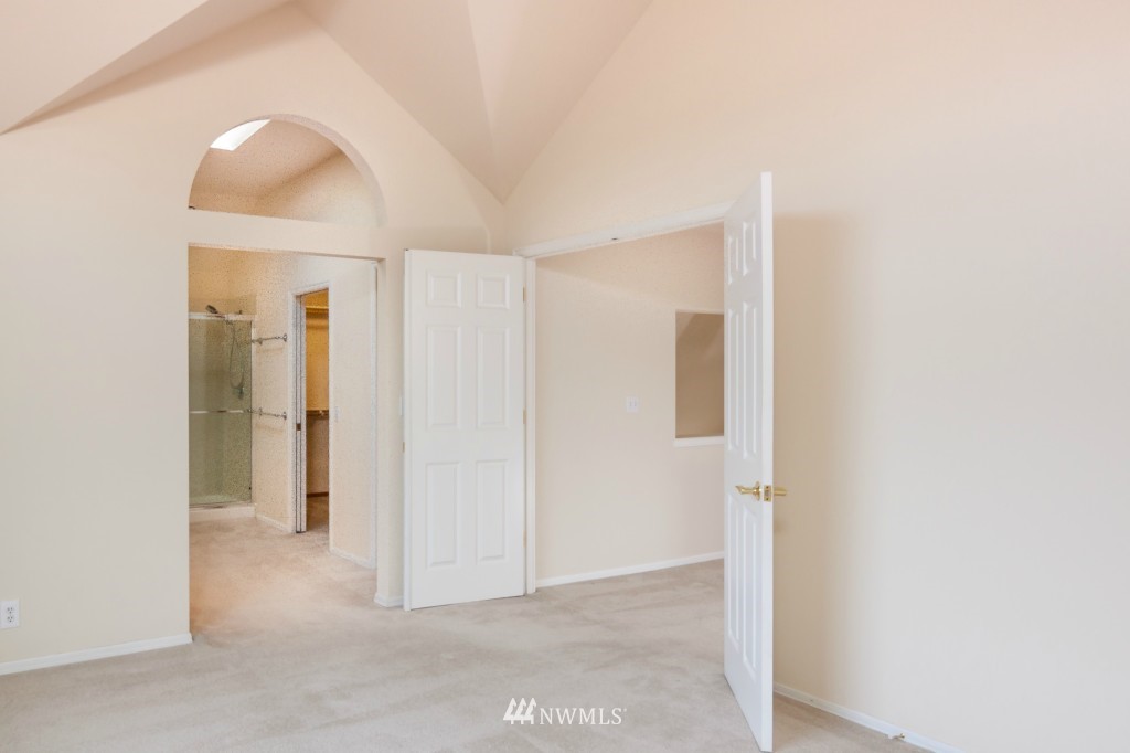 10201 Northeast 151st Street Bothell, WA 98011 - Photo 12 of 23 Gallery Image 12