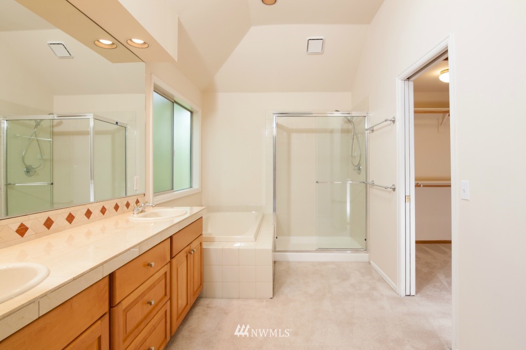 10201 Northeast 151st Street Bothell, WA 98011 - Photo 13 of 23 Gallery Image 13