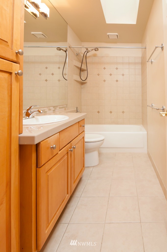10201 Northeast 151st Street Bothell, WA 98011 - Photo 15 of 23 Gallery Image 15