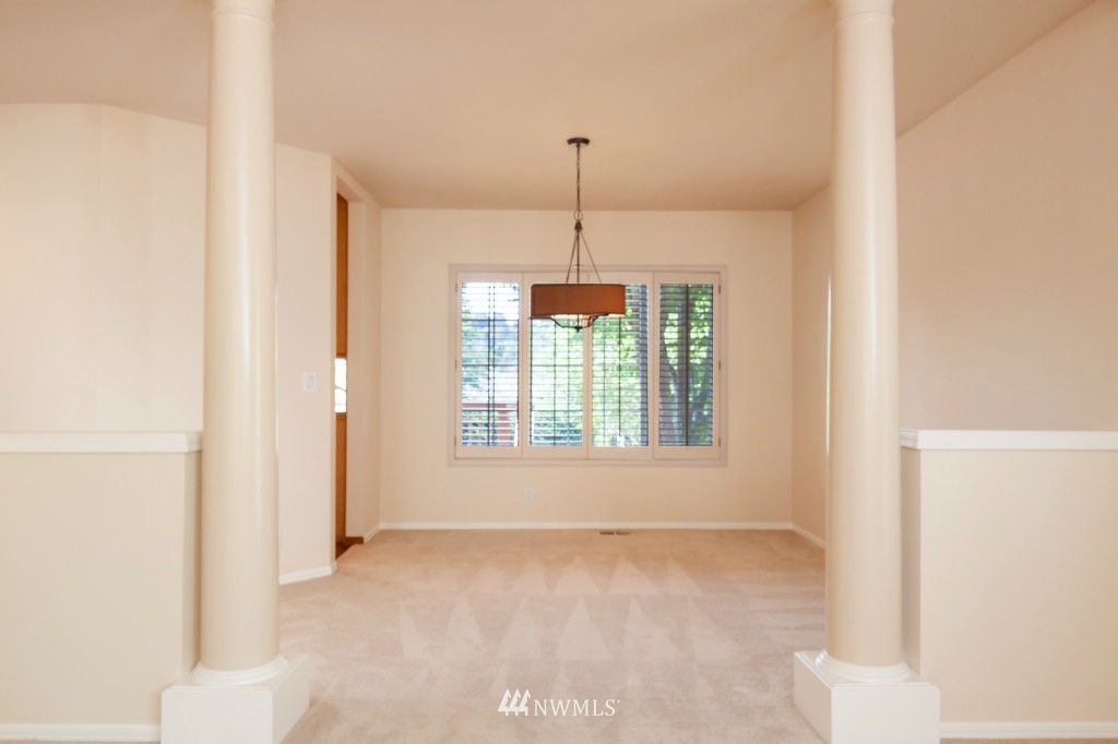 10201 Northeast 151st Street Bothell, WA 98011 - Photo 4 of 23 Gallery Image 4