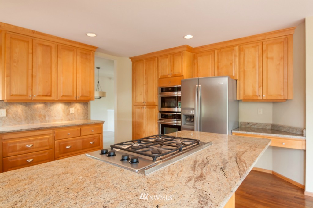 10201 Northeast 151st Street Bothell, WA 98011 - Photo 6 of 23 Gallery Image 6