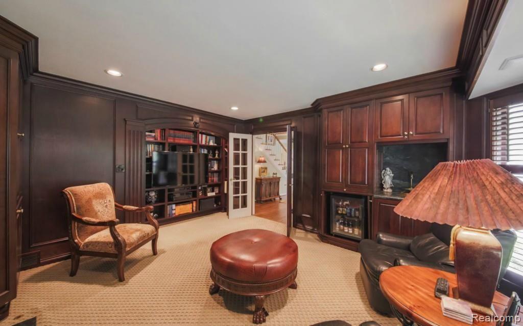 240 Touraine Road Grosse Pointe Farms, MI 48236 - Photo 6 of 50