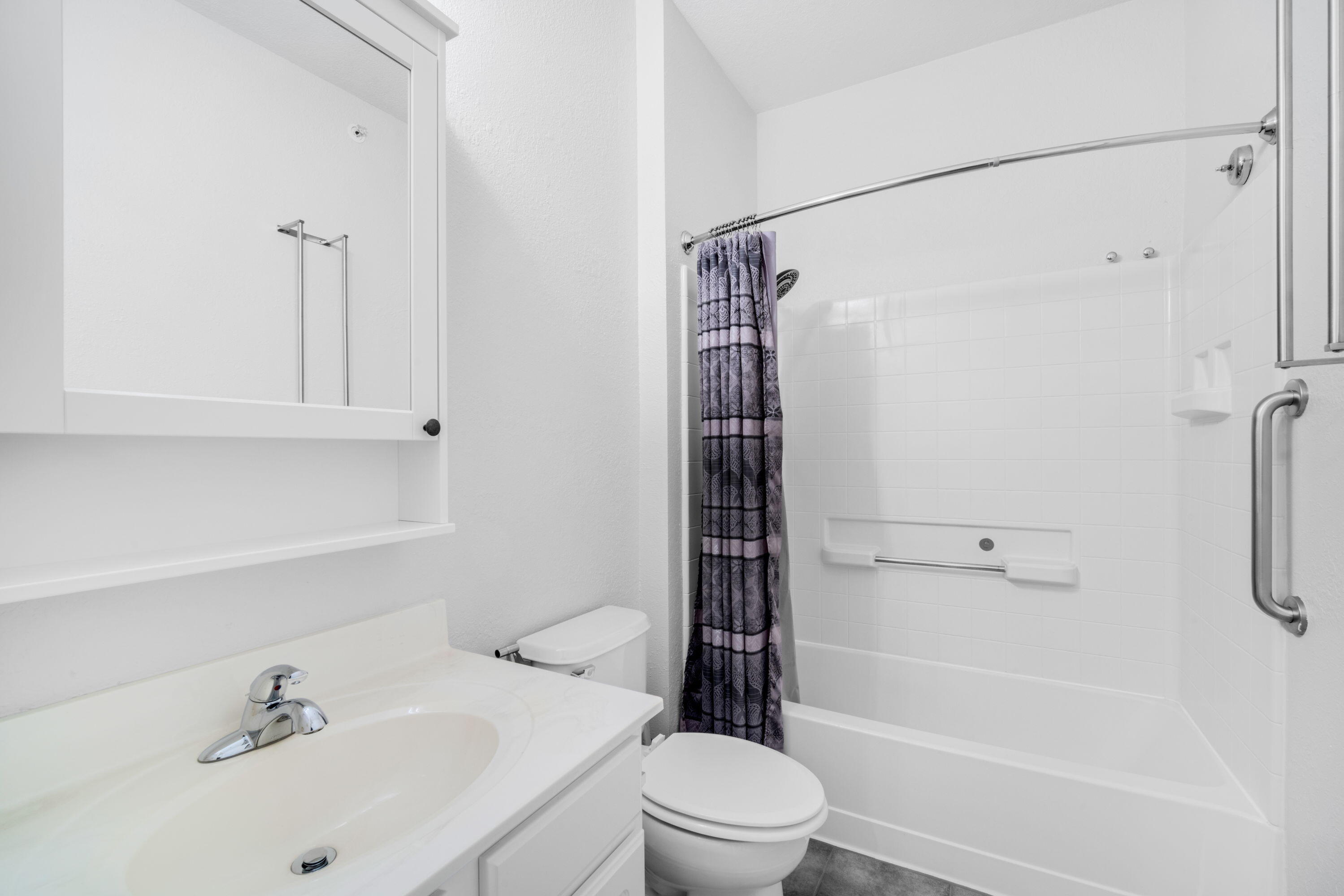2720 Northview Road, Unit 33 Waukesha, WI 53188 - Photo 21 of 25 main bath
