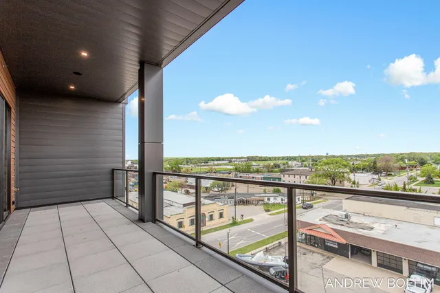 $949,900 | 159 South River Avenue, Unit 404, Holland, MI 49423