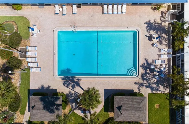 $2,500 | 3806 Gulf Of Mexico Drive, Unit C202, Longboat Key, FL 34228