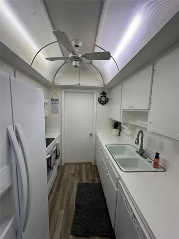 $2,500 | 3806 Gulf Of Mexico Drive, Unit C202, Longboat Key, FL 34228