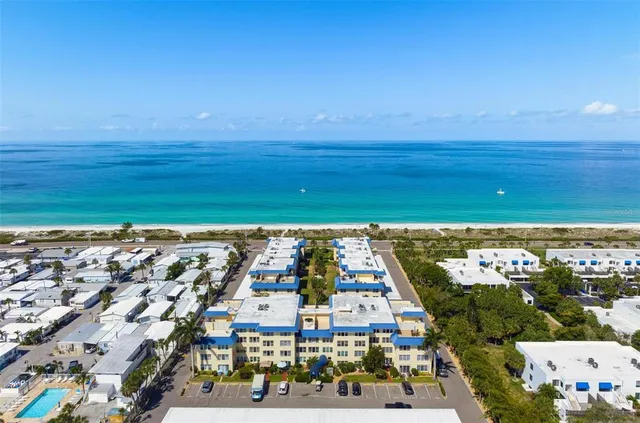 $2,500 | 3806 Gulf Of Mexico Drive, Unit C202, Longboat Key, FL 34228