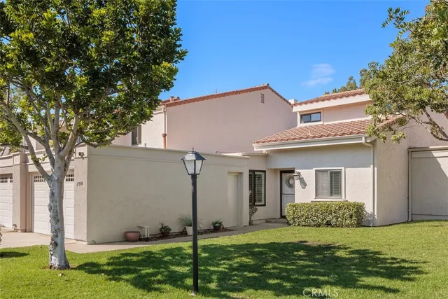 $825,000 | 17930 Villamoura Drive, Poway, CA 92064