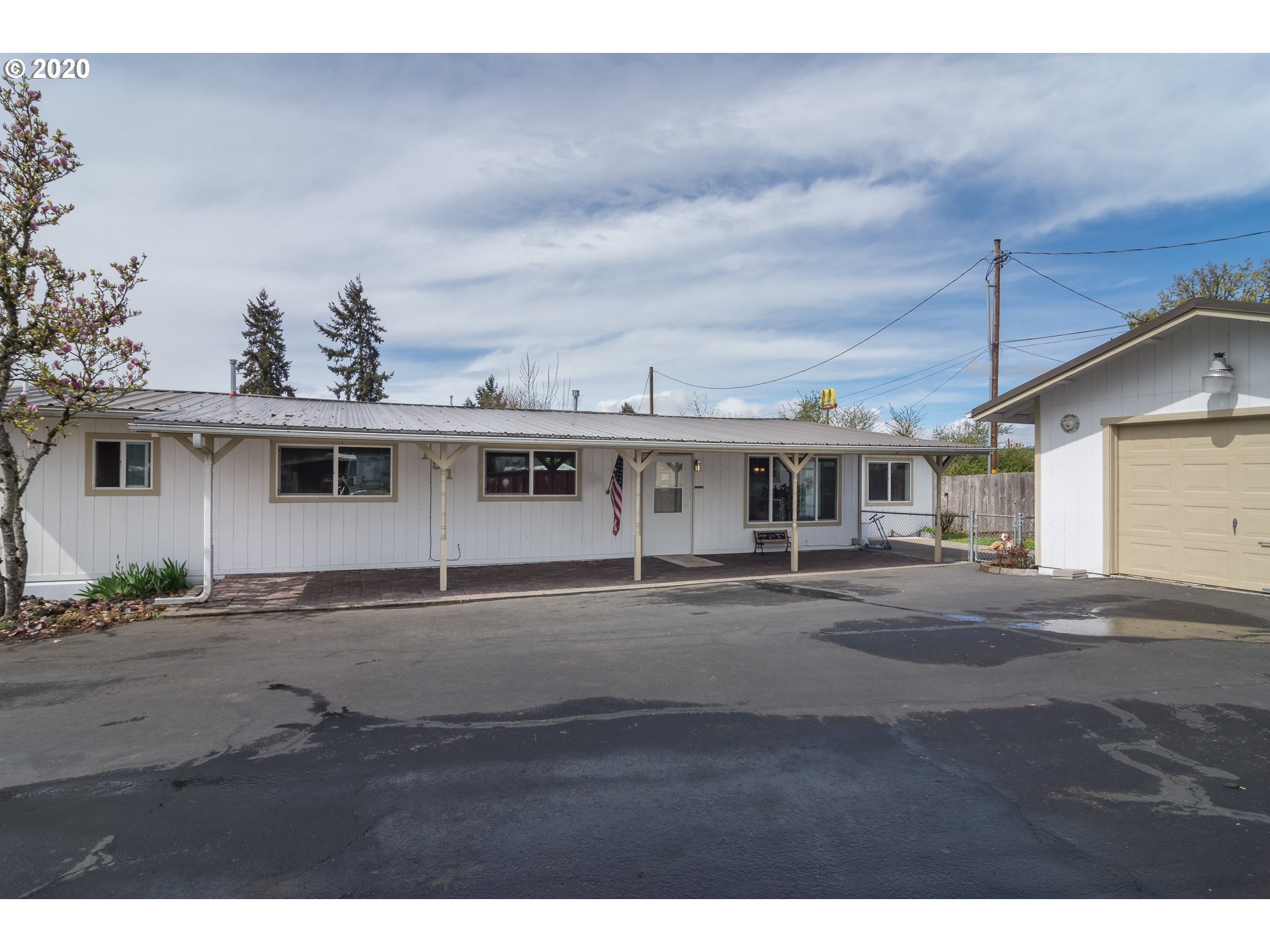 151 South Comstock Road Sutherlin, OR 97479 - Photo 2 of 32 Gallery Image 2