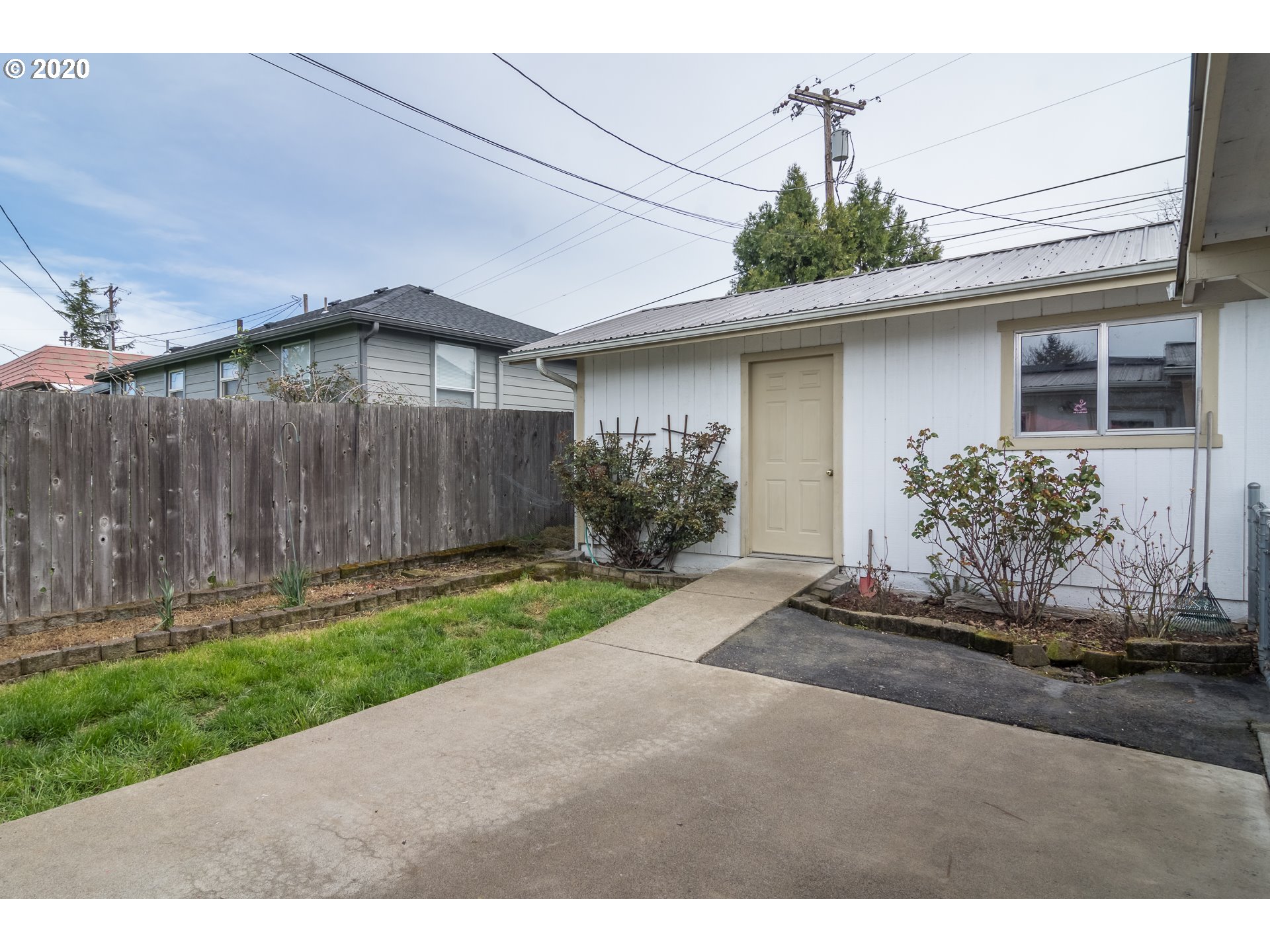 151 South Comstock Road Sutherlin, OR 97479 - Photo 14 of 32 Gallery Image 14