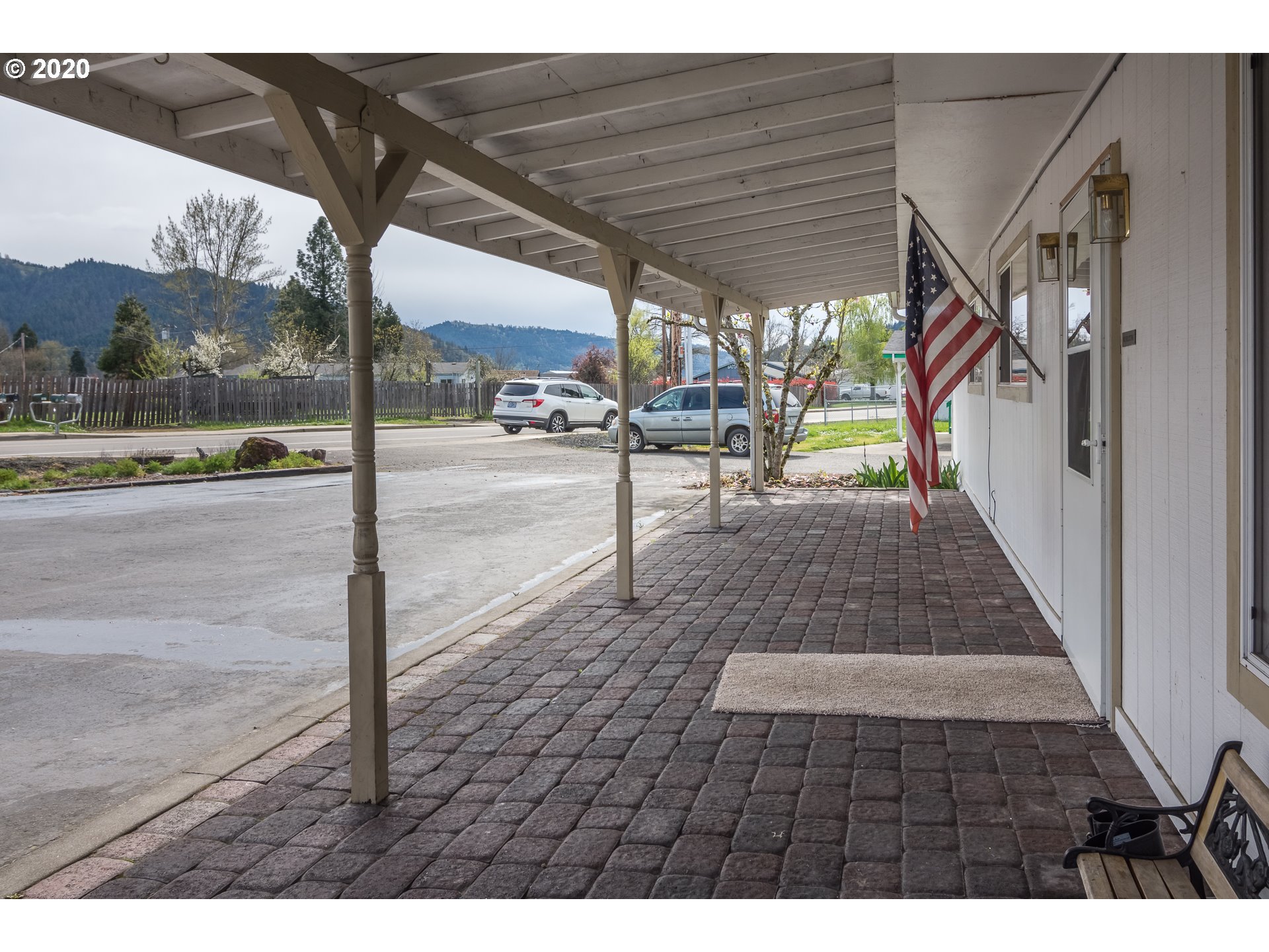 151 South Comstock Road Sutherlin, OR 97479 - Photo 3 of 32 Gallery Image 3