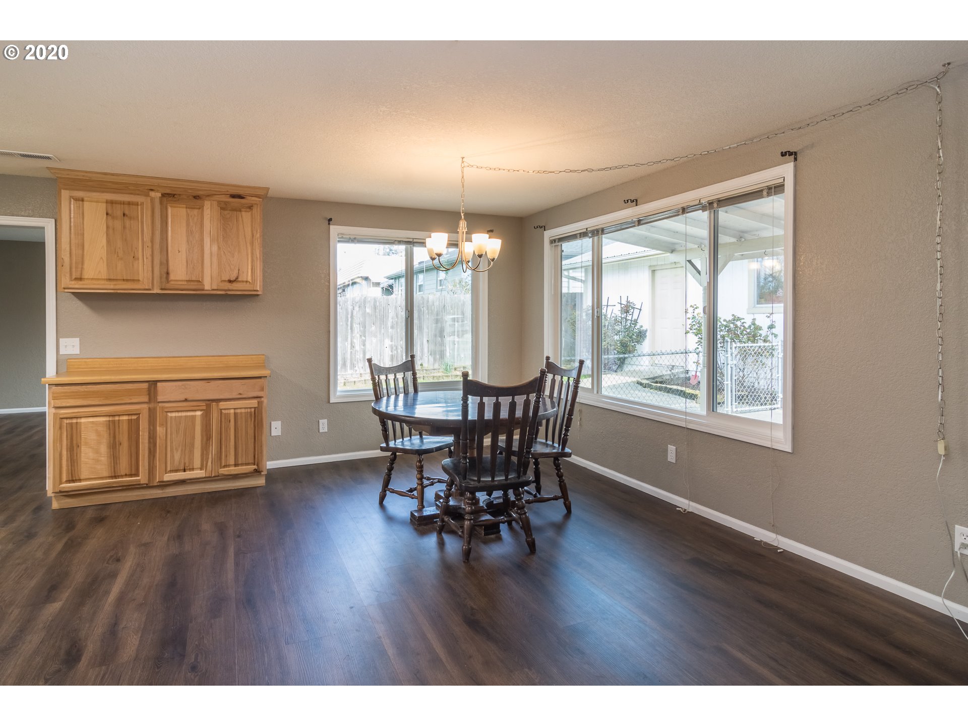 151 South Comstock Road Sutherlin, OR 97479 - Photo 5 of 32 Gallery Image 5