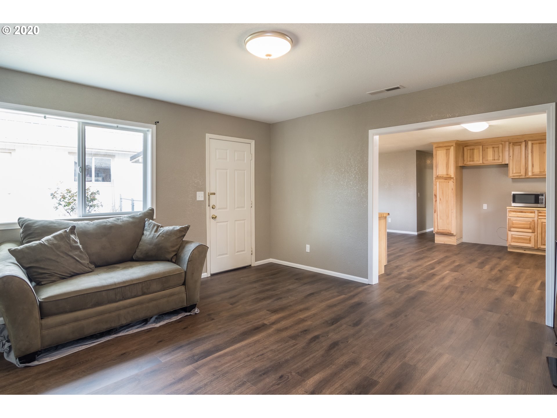 151 South Comstock Road Sutherlin, OR 97479 - Photo 10 of 32 Gallery Image 10