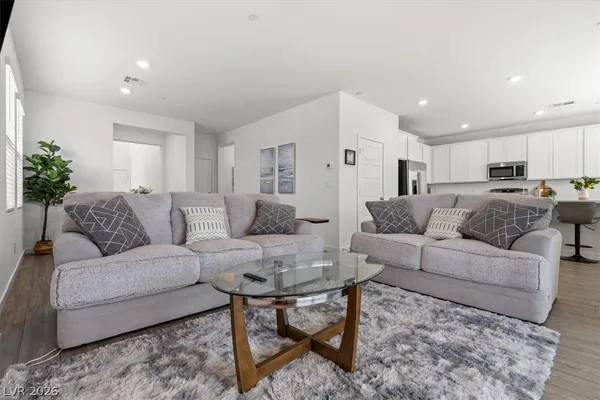 $3,500 | 541 Preston Crst Street, Henderson, NV 89011