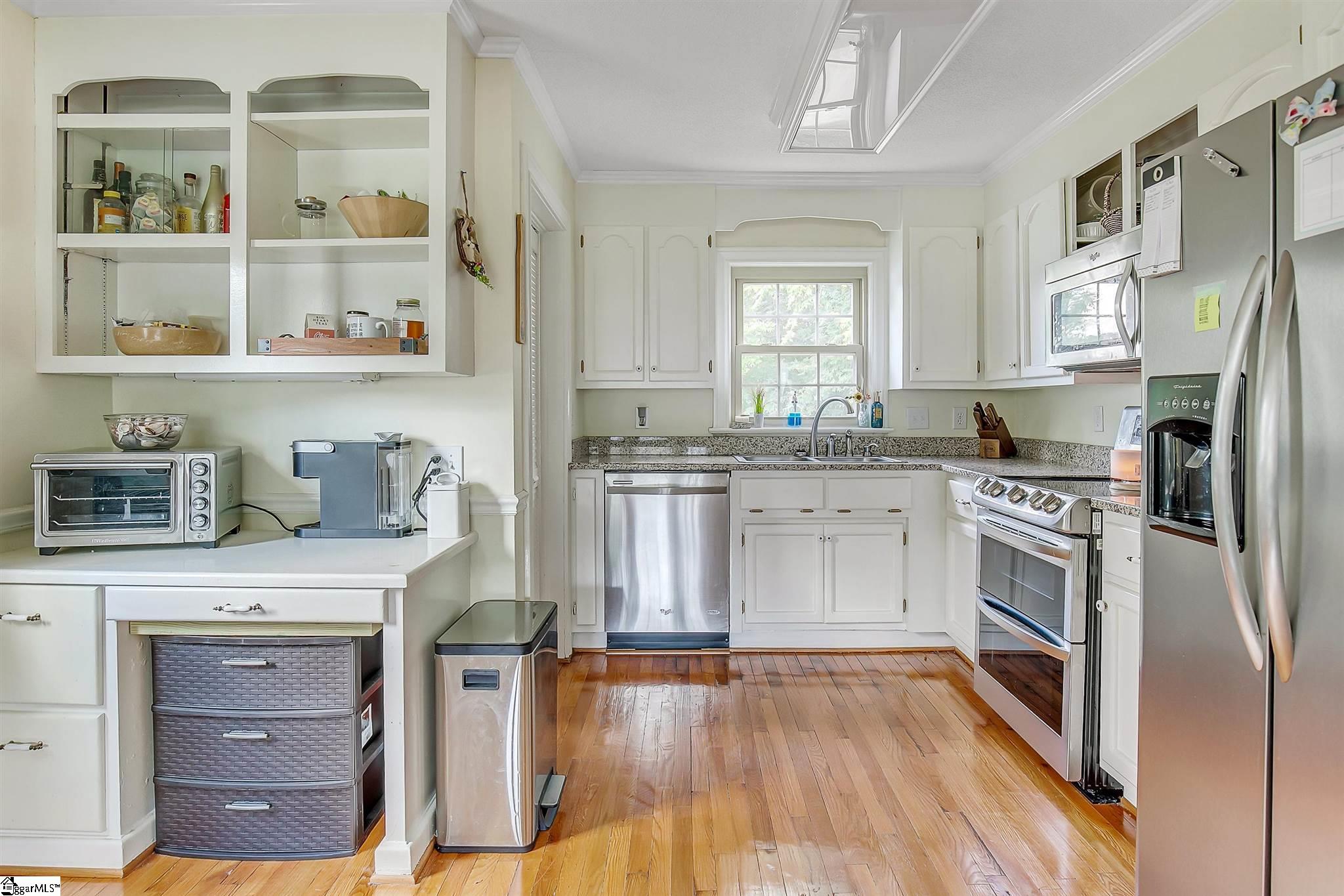 306 Tindal Road Greenville, SC 29617 - Photo 3 of 27 Gallery Image 3