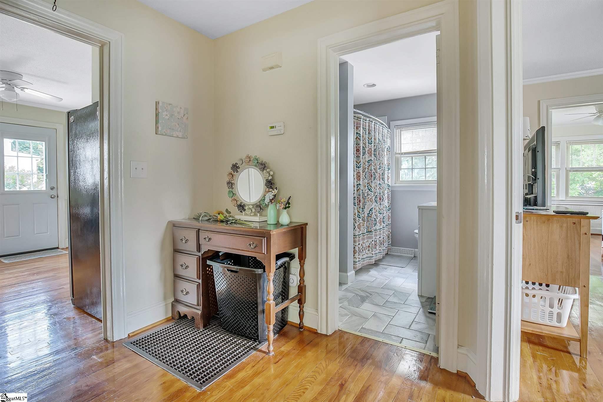 306 Tindal Road Greenville, SC 29617 - Photo 8 of 27 Gallery Image 8