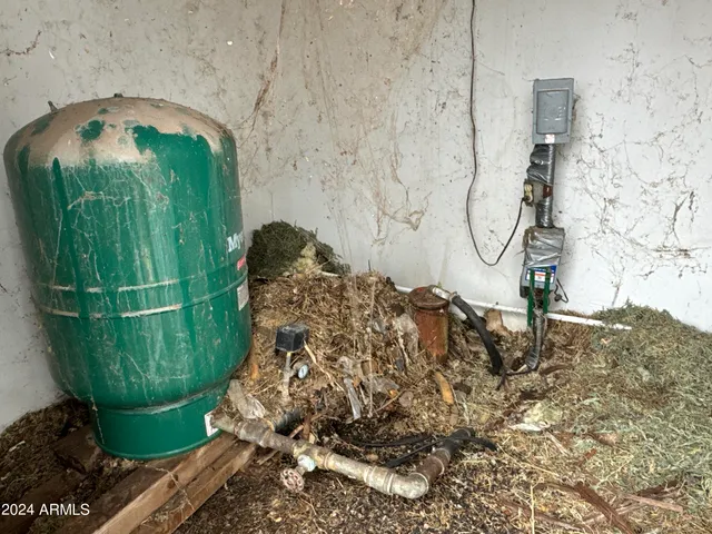 $1,490,000 | 33287 West I-40 Frontage Road, Chambers, AZ 86502