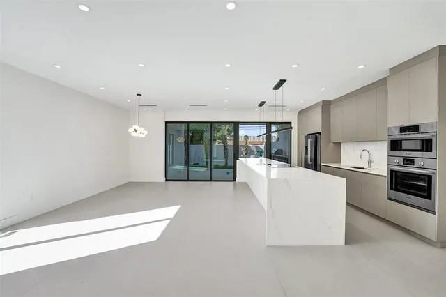 $1,850,000 | 1525 Northeast 15th Avenue, Fort Lauderdale, FL 33304