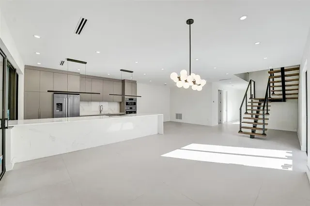 $1,850,000 | 1525 Northeast 15th Avenue, Fort Lauderdale, FL 33304