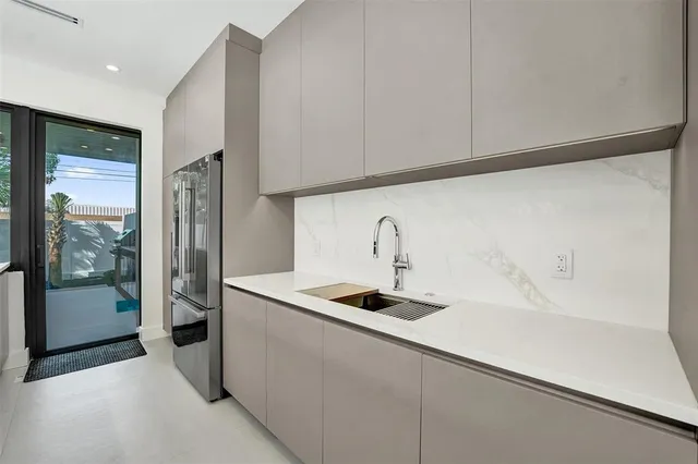 $1,850,000 | 1525 Northeast 15th Avenue, Fort Lauderdale, FL 33304