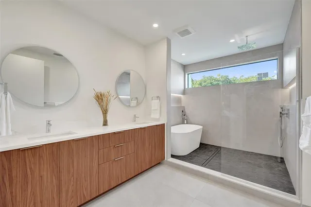 $1,850,000 | 1525 Northeast 15th Avenue, Fort Lauderdale, FL 33304