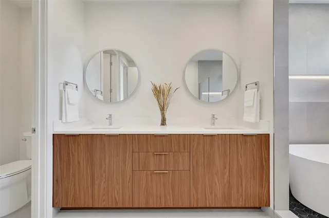 $1,850,000 | 1525 Northeast 15th Avenue, Fort Lauderdale, FL 33304