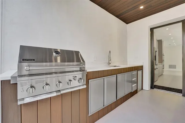 $1,850,000 | 1525 Northeast 15th Avenue, Fort Lauderdale, FL 33304