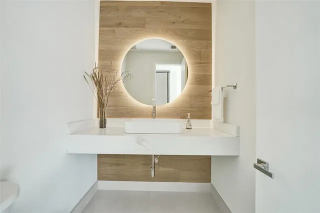 $1,850,000 | 1525 Northeast 15th Avenue, Fort Lauderdale, FL 33304