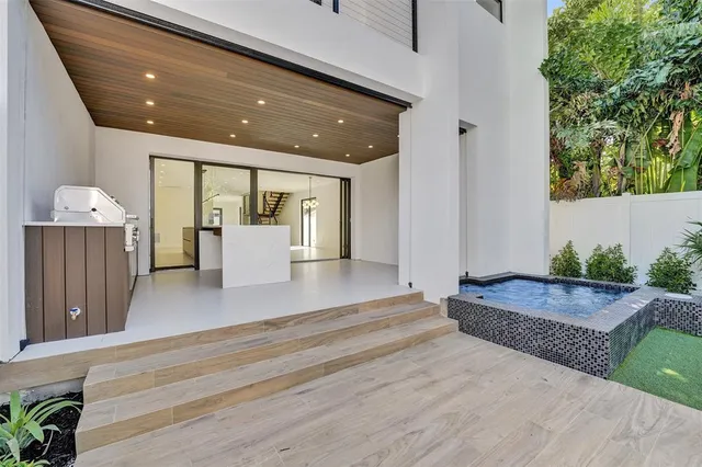 $1,850,000 | 1525 Northeast 15th Avenue, Fort Lauderdale, FL 33304