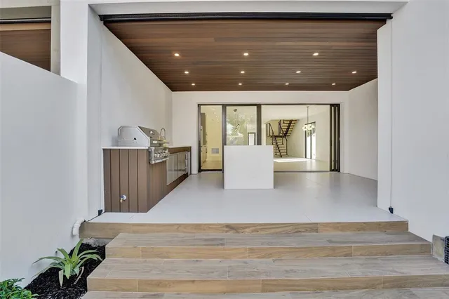 $1,850,000 | 1525 Northeast 15th Avenue, Fort Lauderdale, FL 33304