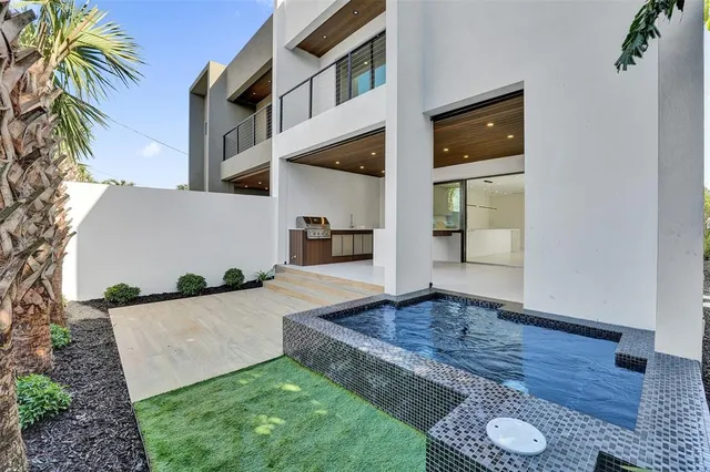 $1,850,000 | 1525 Northeast 15th Avenue, Fort Lauderdale, FL 33304