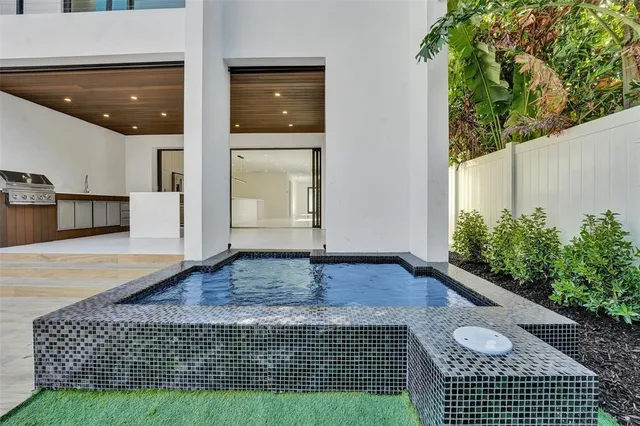 $1,850,000 | 1525 Northeast 15th Avenue, Fort Lauderdale, FL 33304